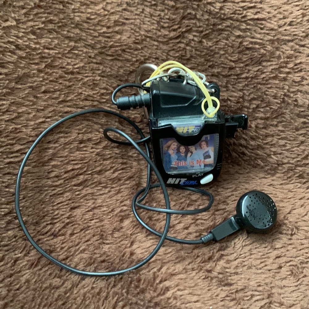 Tiger Electronics Micro Personal Player Hit Clips Music Player With Dream Song